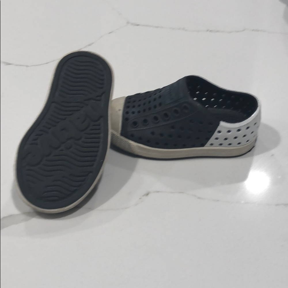 Natives water shoe toddler size 4